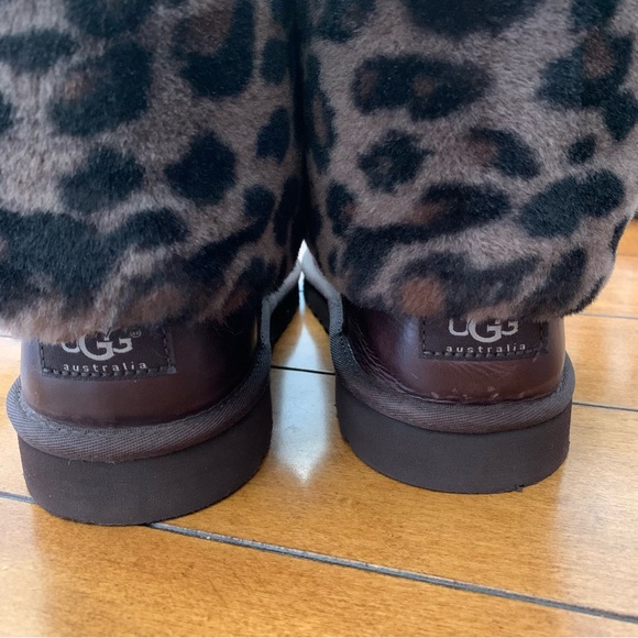 RARE* UGG® AUSTRALIA Ellee Animal Boot Sz6 Brown Cheetah Fur Cuff Buckle detail - Picture 4 of 9